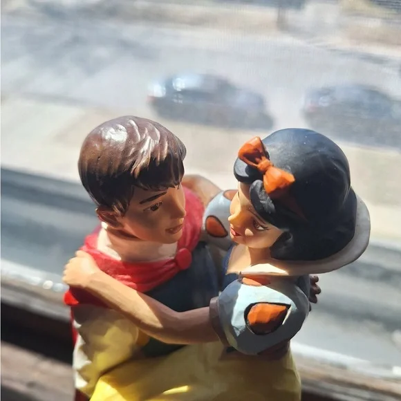 Disney Snow White & Prince Figurine - Happily Ever After - Picture 8 of 16